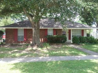 2136 Godfrey Dr, Baton Rouge, LA 70816