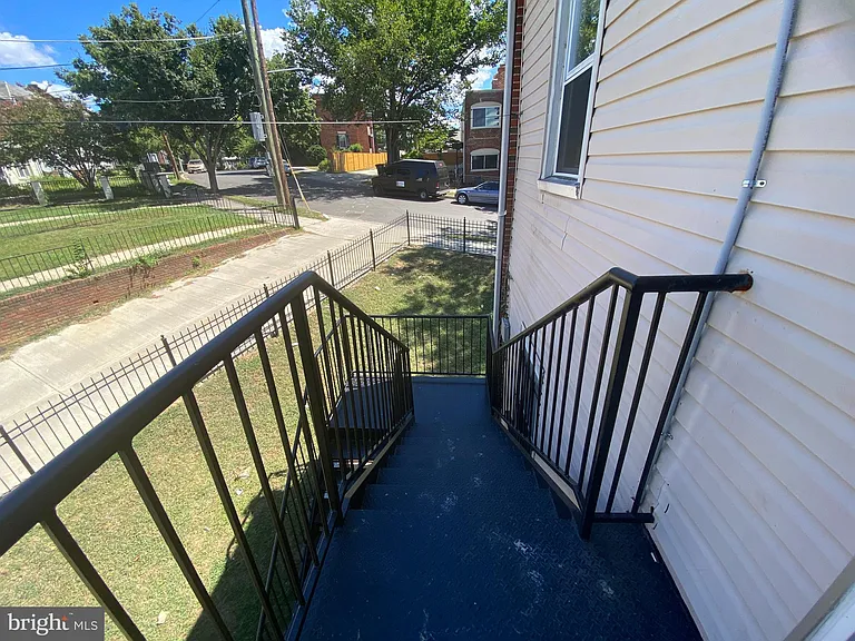 1324 Adams St NE #2 — Photo 14