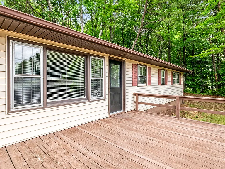 316 Friendway Rd — Photo 2