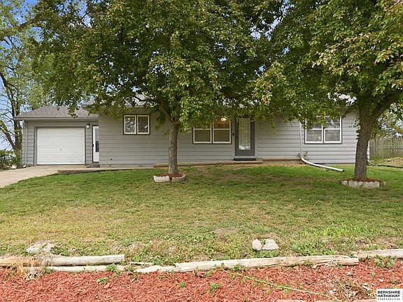 2nd image of 13810 S 84th St
