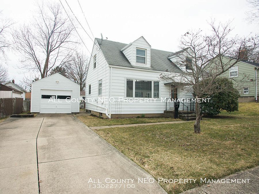 1st image of 2217 8th St