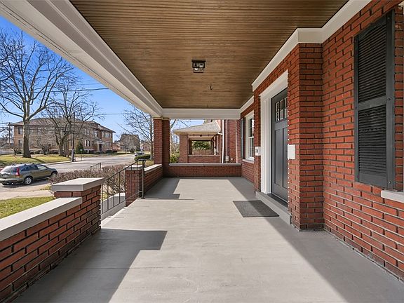 4th image of 338 4th St