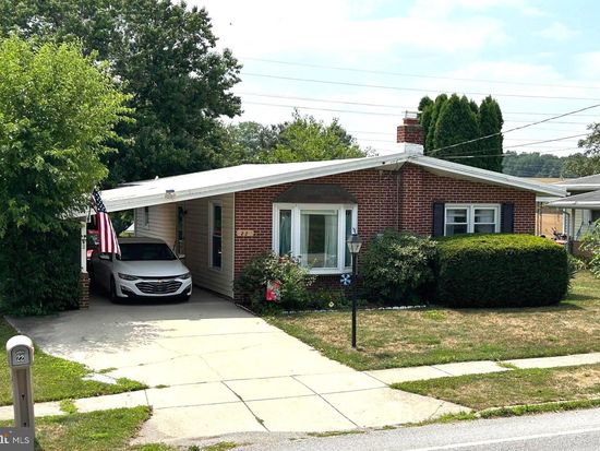 22 S Biesecker Rd, York, PA 17408