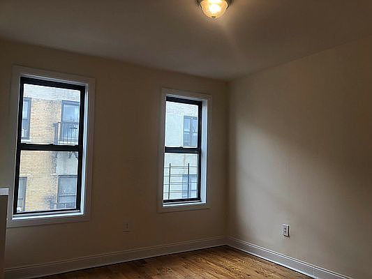 5th image of 708 W 170th St #59