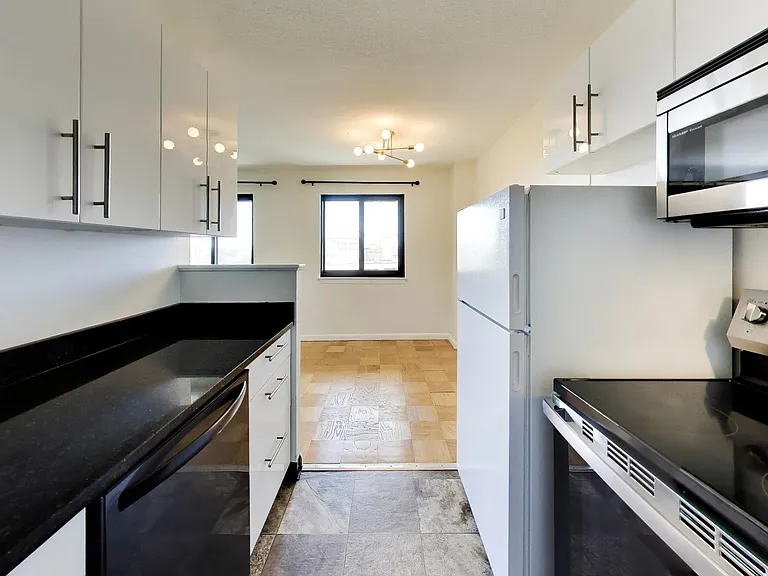 1816 New Hampshire Ave NW #1004 — Photo 8