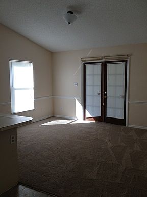 3rd image of 2556 El Capitan Dr