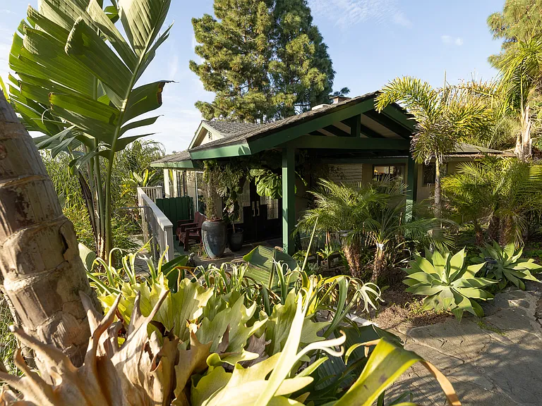 1050 Highland Dr — Photo 27