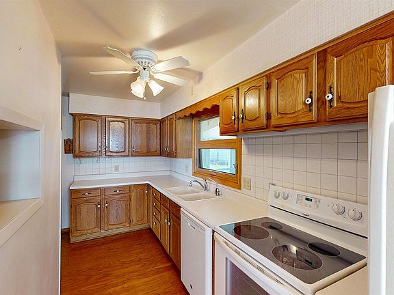 5th image of 423 Ash St