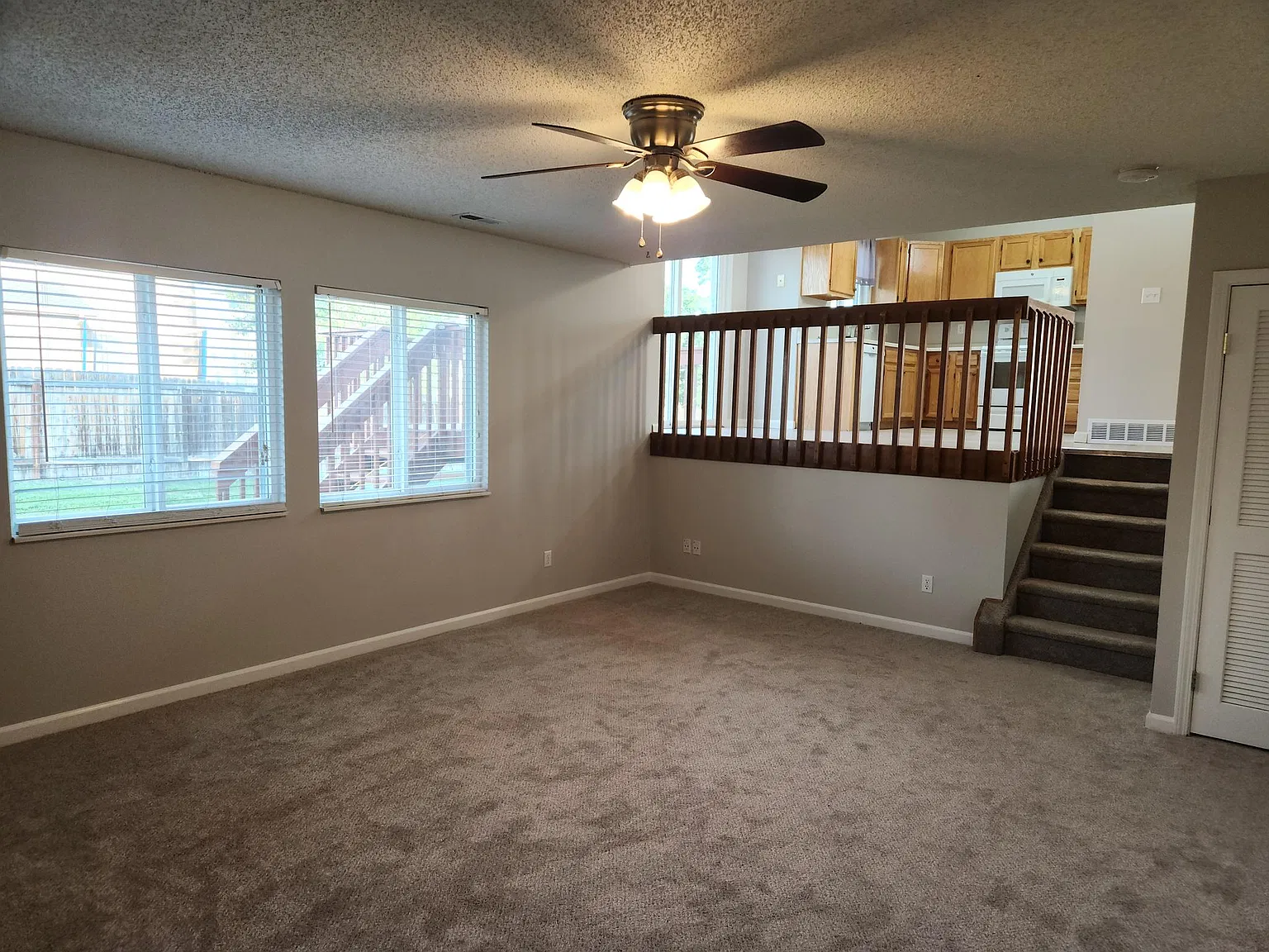 4 bed, 1800 sqft, $2,395 — Photo 3