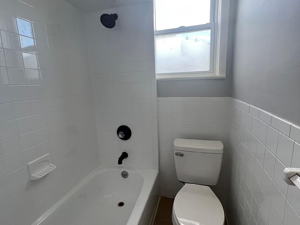 2nd image of 138 Halstead St #5