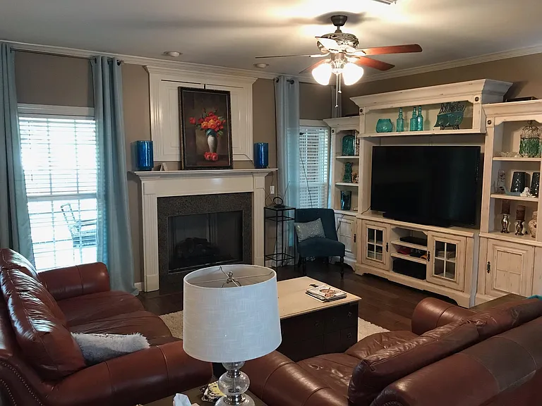 207 Gladstone Way — Photo 29