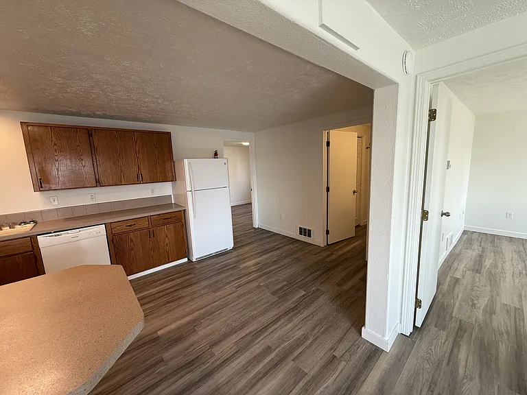 1231 2nd Streetwebster Apartments — Photo 3