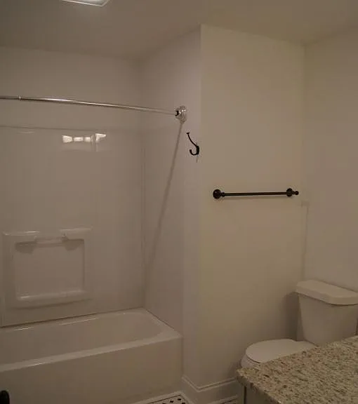 6990 Greenwich Rd — Photo 12