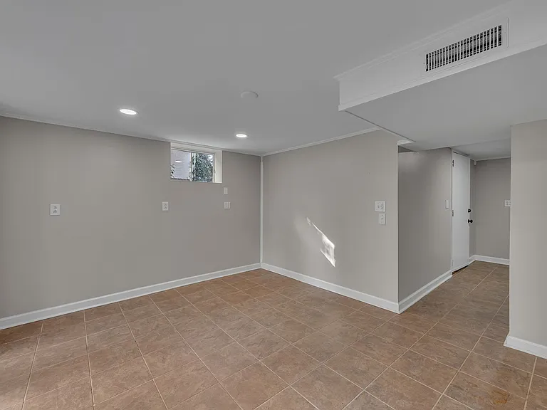 4917 Salem Dr — Photo 24