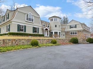 15 Greenbriar Ln, Greenwich, CT 06831