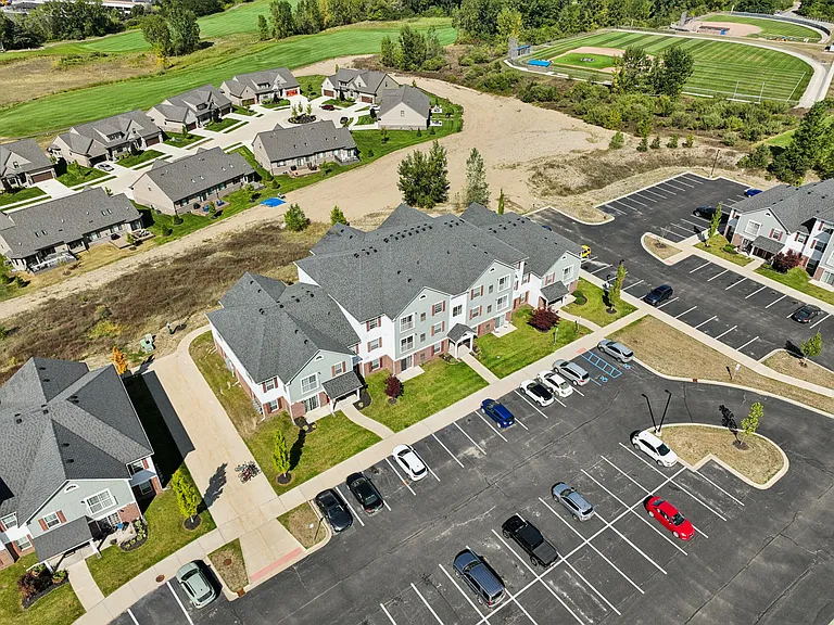 Abbey Ridge Apartment Homes — Photo 32