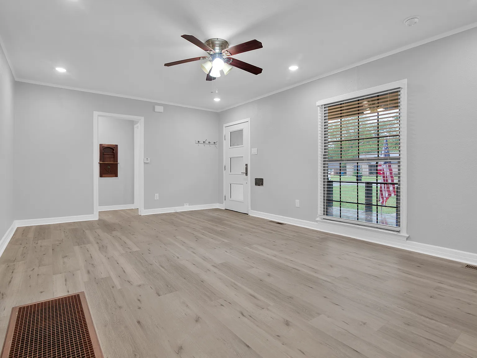 39 W Parnell St - 1 — Photo 2