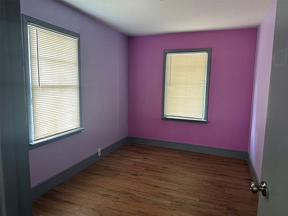 4th image of 137 Lynn Dr
