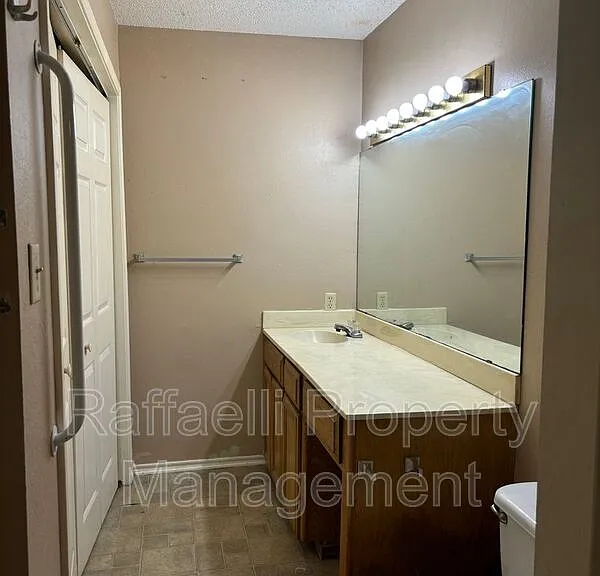 68 Pierce Rd — Photo 5