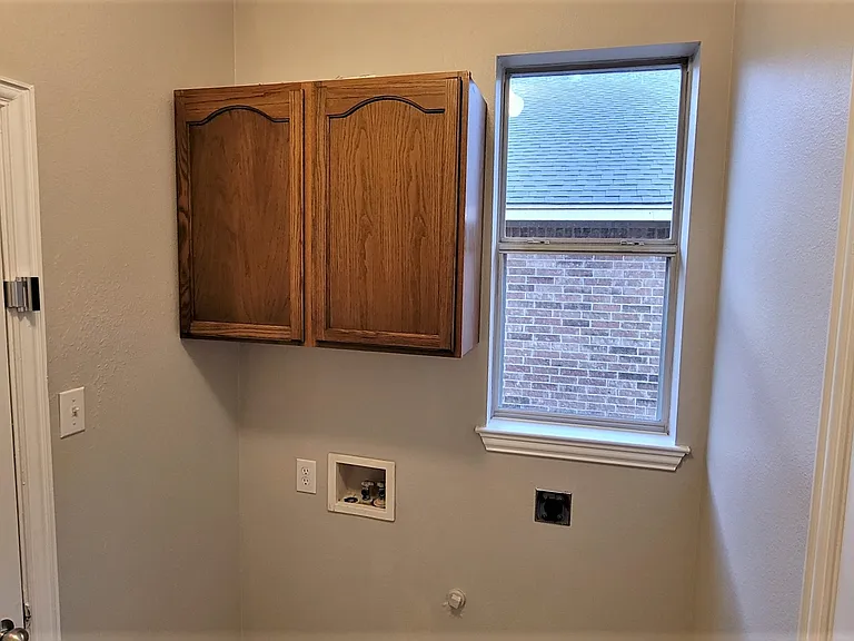 3408 Columbus St — Photo 25