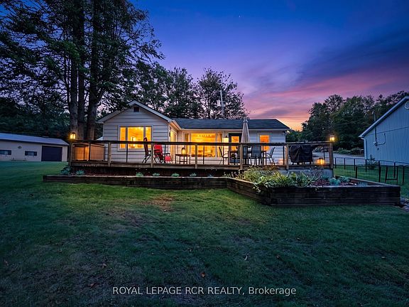 2nd image of 3004 Moynes Rd