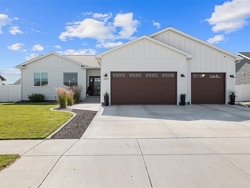 1st image of 2212 Gleneagles Blvd