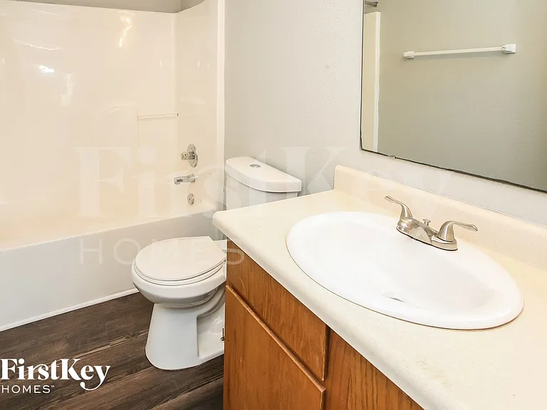 2635 Lullwater Ln — Photo 13