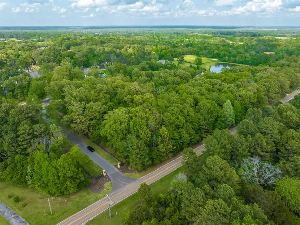 1205 Keough Dr, Piperton, TN 38017
