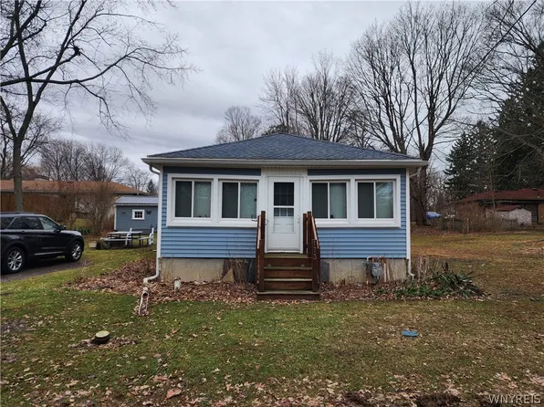 173 W Sterling Ave, Angola, NY 14006