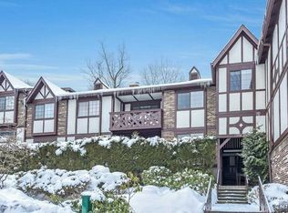 2711 Hemingway Ln, Mahwah, NJ 07430