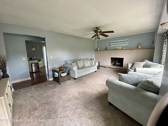2nd image of 3407 Keswick Dr NE