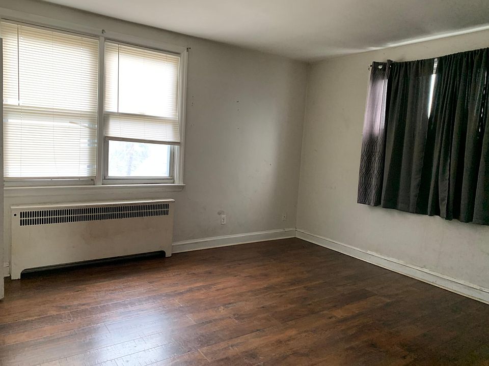 2nd image of 309 Saint Laurence Rd