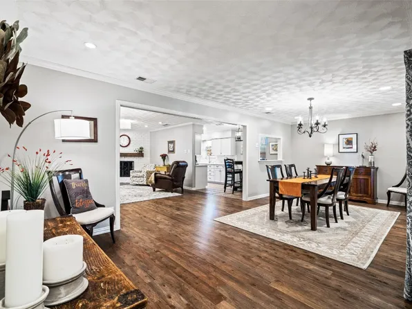 10248 Vinemont St, Dallas, TX 75218