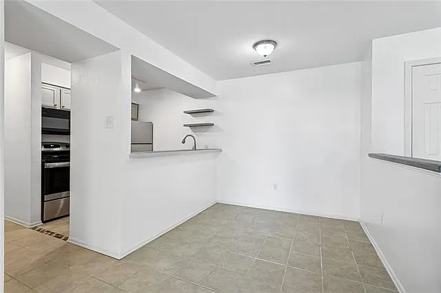 103 Parkview Blvd #103 — Photo 3