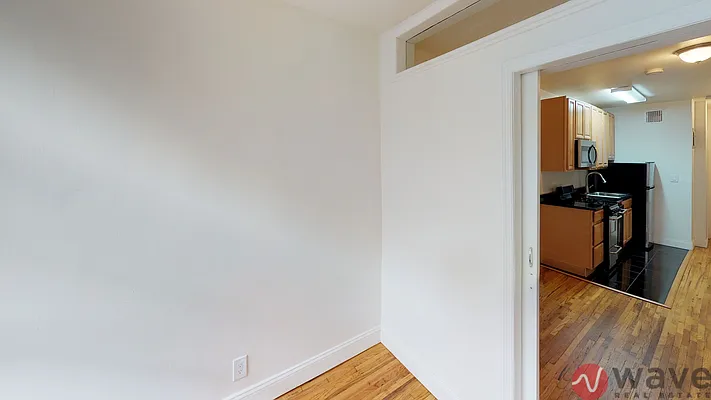 Rented by Wave Real Estate Group | media 28