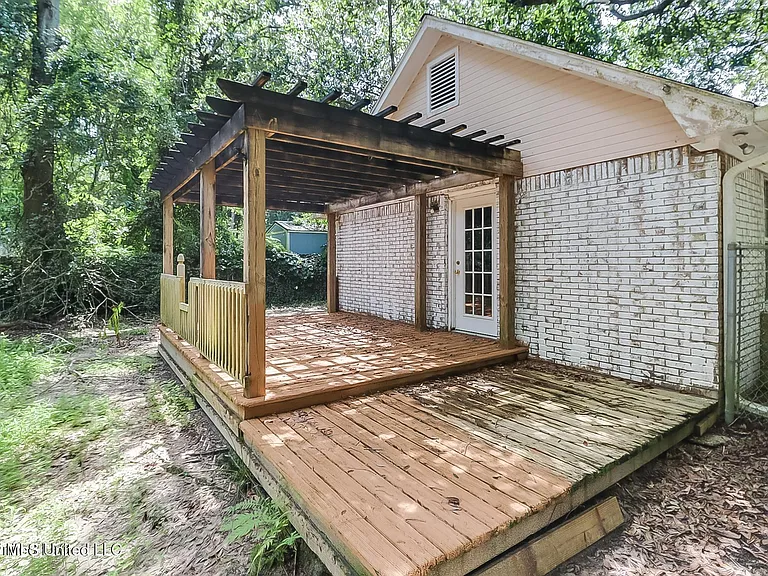 9228 Pointe Aux Chenes Rd — Photo 23