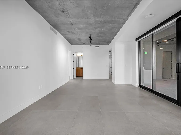 91 NW 27th St #101 — Photo 7