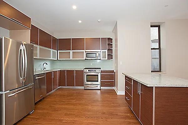 Rented by Vision Group | media 4