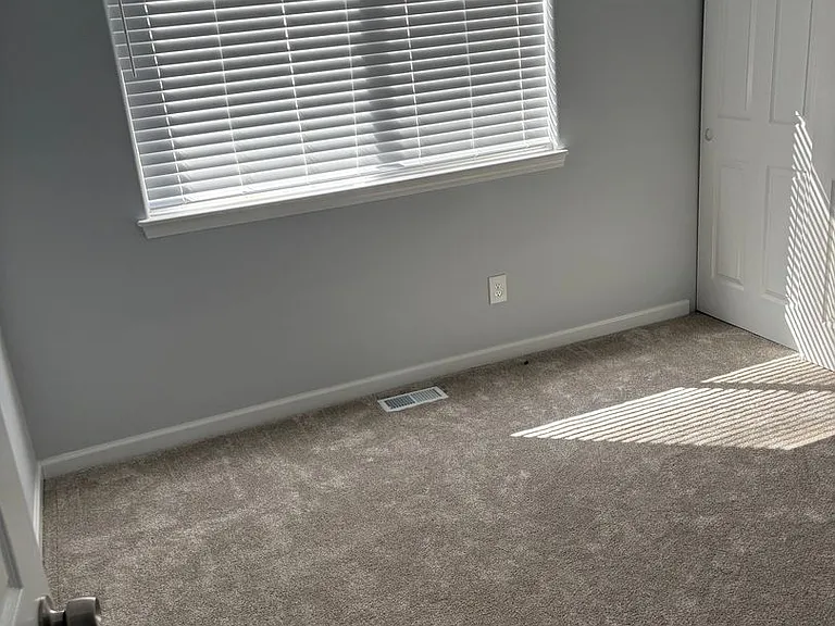 19040 Wallingford Ave — Photo 15