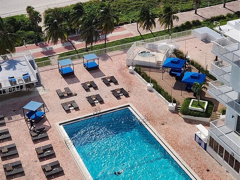 5401 Collins Ave #1110 — Photo 28