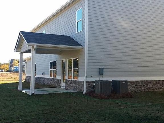 2nd image of 26 Stately Oaks Dr