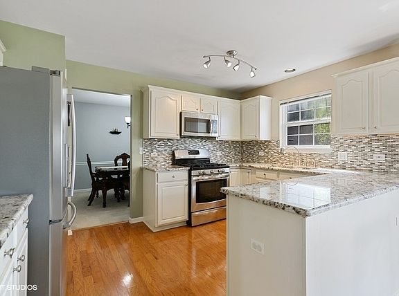 4th image of 4480 Heron Dr