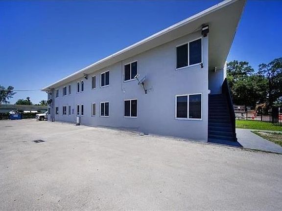 4th image of 1000 NW 95th Ter APT 102
