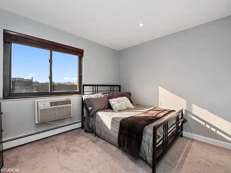 607 W Wrightwood Ave #602 — Photo 5