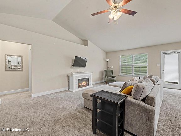 4th image of 6245 Roxanne Way