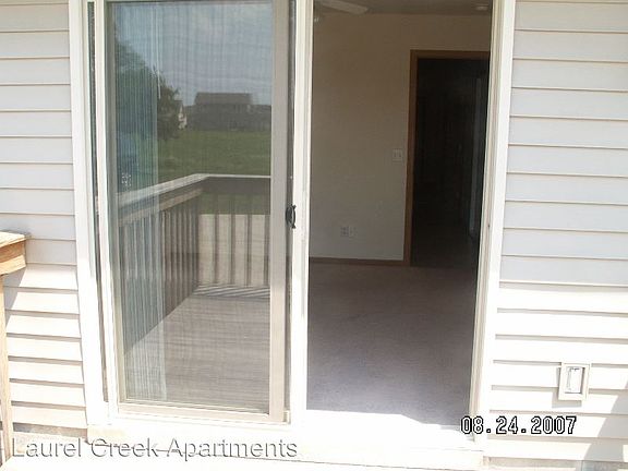 3rd image of 2375-B Meadowpoint Dr