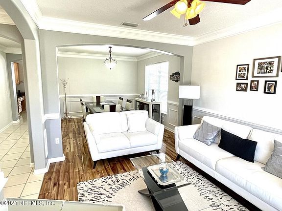 3rd image of 12233 Bittercreek Ln