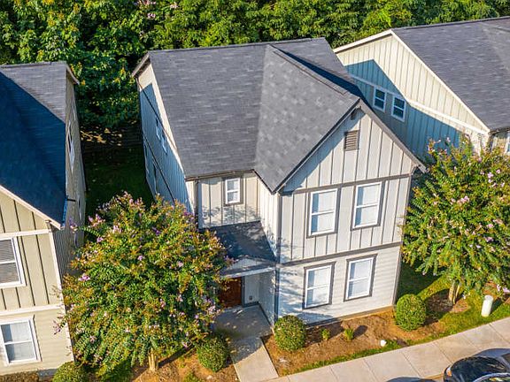 2nd image of 1324 Clover Blossom Way