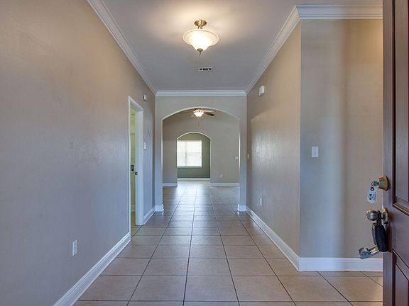 5th image of 134 Crab Apple Ave