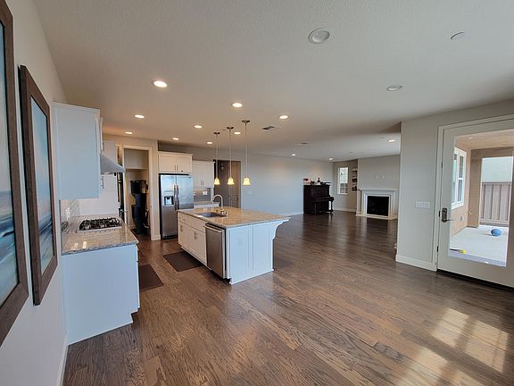 3rd image of 30073 Mountain View Dr